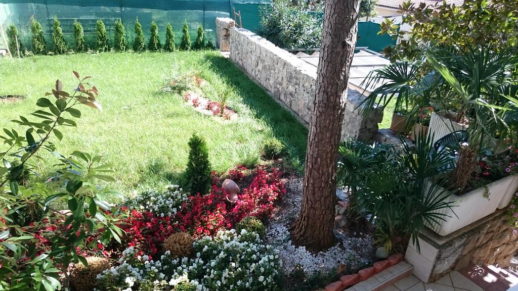 Villa Roses Apartments & Wellness Ičići Exterior foto