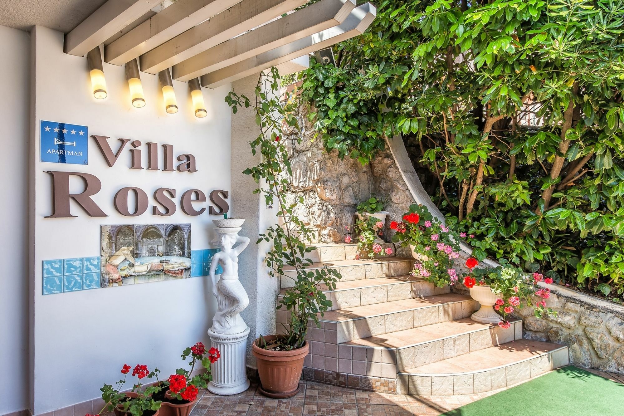 Villa Roses Apartments & Wellness Ičići Exterior foto